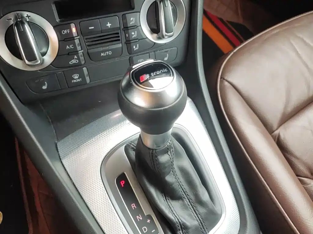 Audi Q3 2015 35 TFSI quattro Technology фото 14