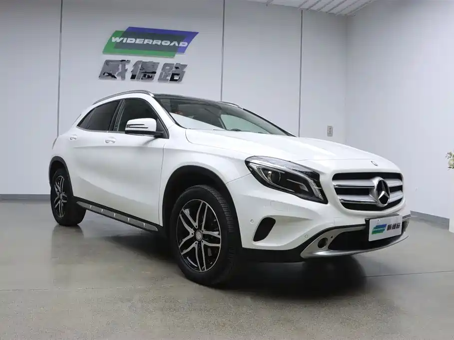 Mercedes-Benz GLA 2016 GLA 220 4MATIC Fashion фото 4