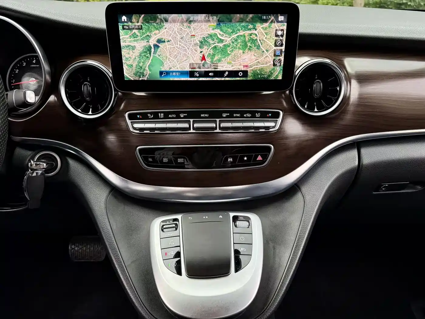MERCEDES-BENZ V-CLASS