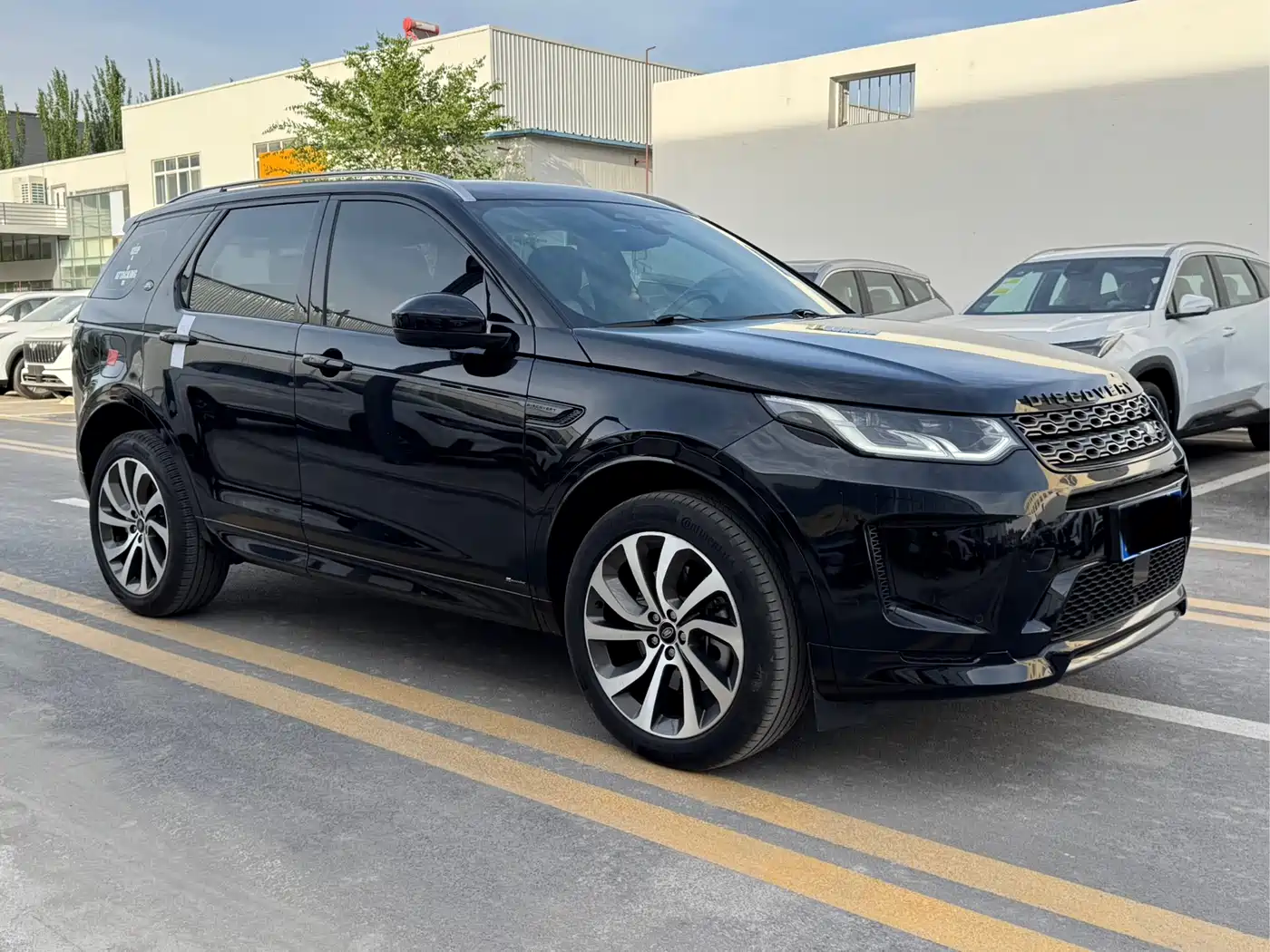 Land Rover Discovery Sport 2022 Model Facelift 249PS R-Dynamic SE Performance Tech Edition 5-seater фото 3