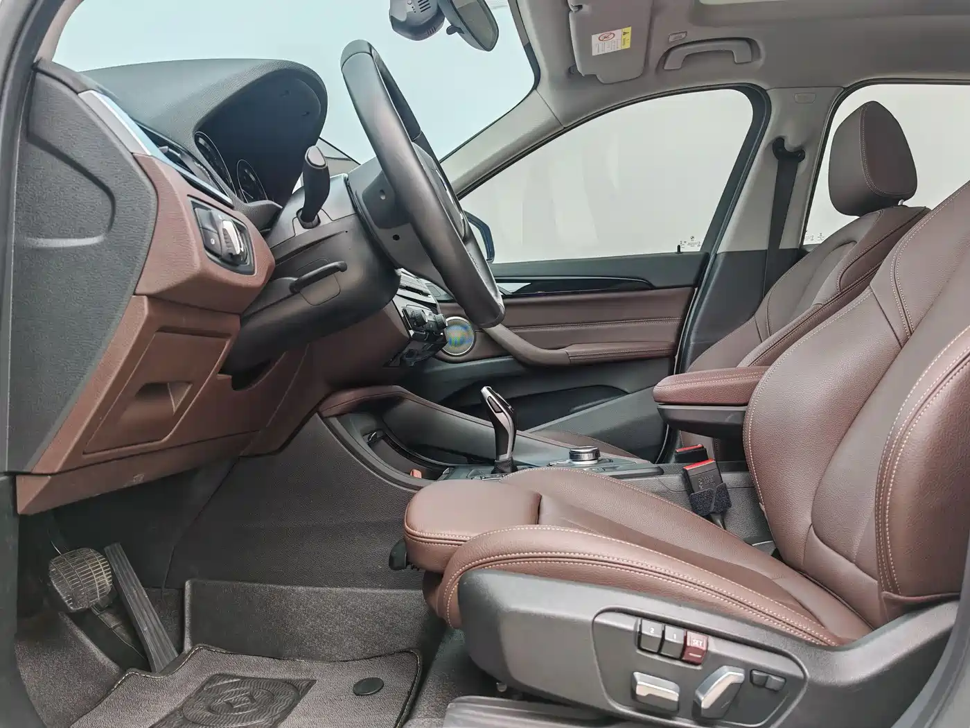 BMW X1 2022 sDrive25Li Leading фото 15
