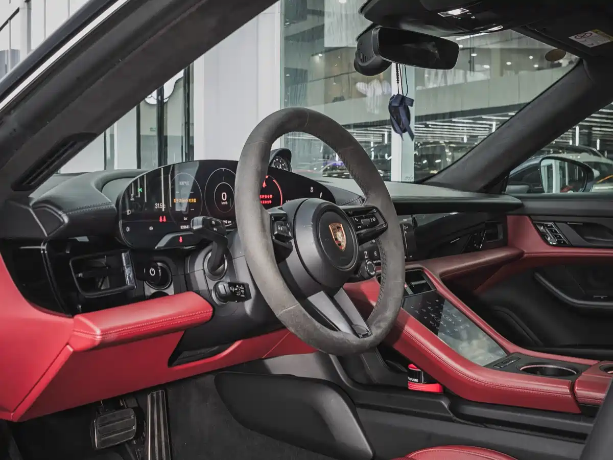 صورة 6 - Porsche Taycan
