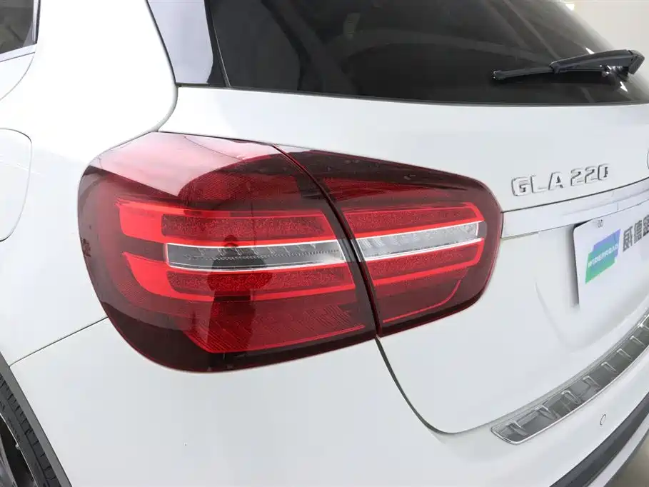 Mercedes-Benz GLA 2017 GLA 220 4MATIC Fashion фото 34