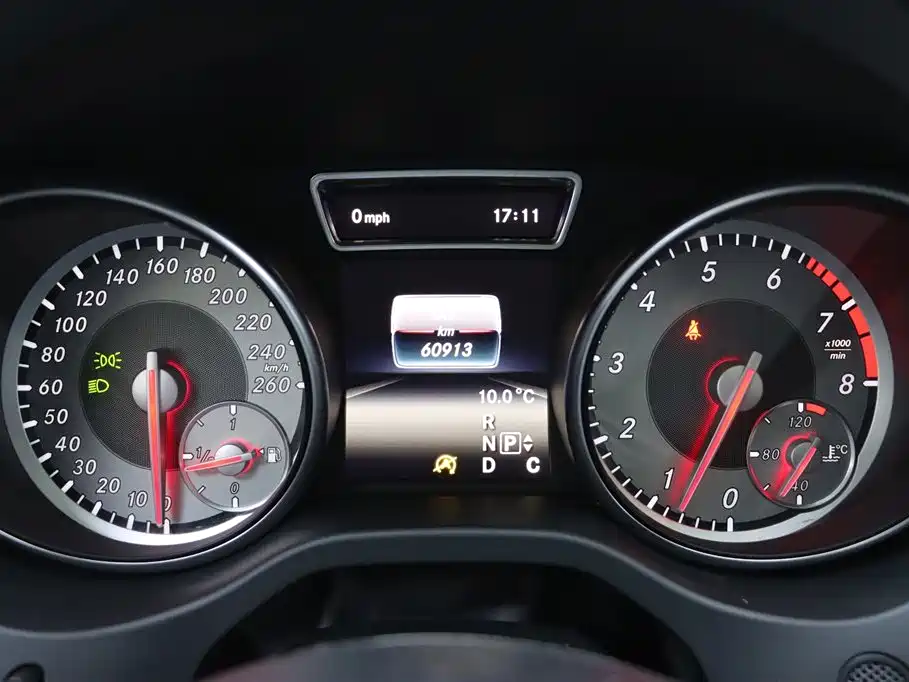 Mercedes-Benz GLA 2016 GLA 220 4MATIC Fashion фото 8