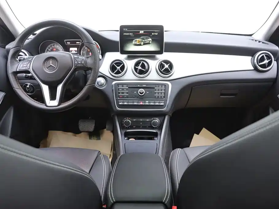 Mercedes-Benz GLA 2016 GLA 220 4MATIC Fashion фото 26