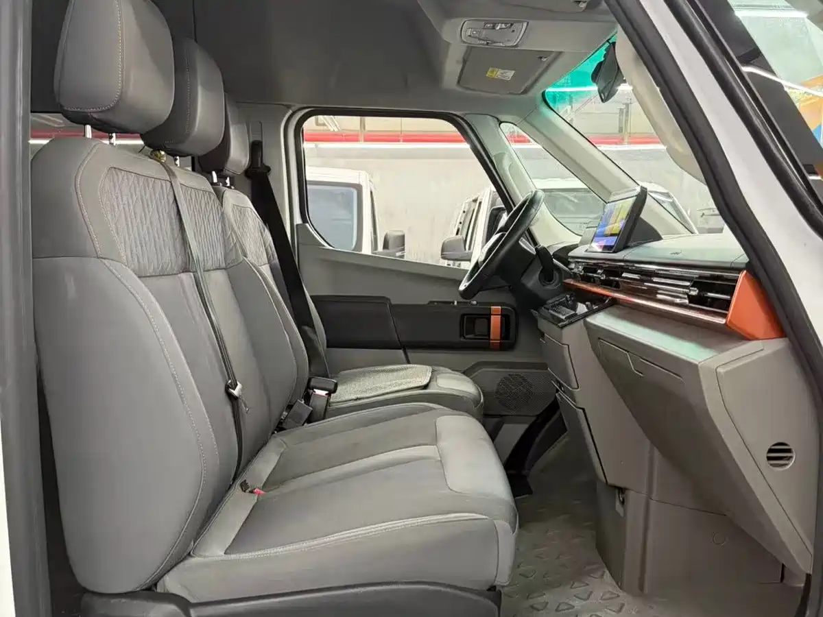 Yuan Cheng Farizon Super VAN 2024 2024 Smart Wealth Edition Short Wheelbase Medium Roof 68kWh