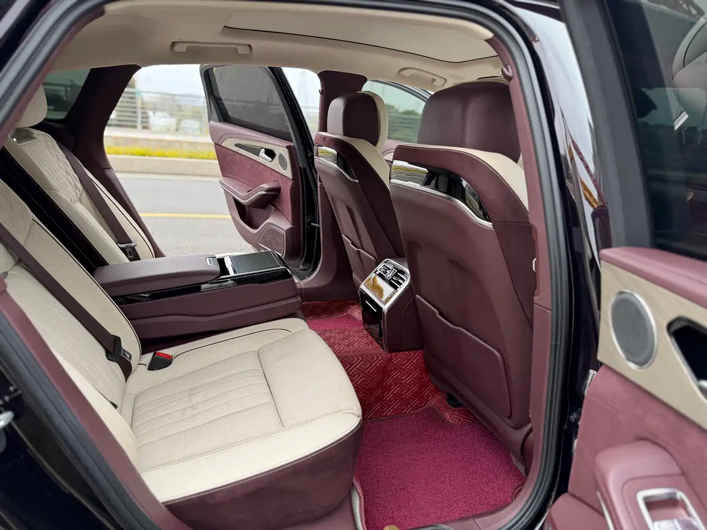 Hongqi H9 2020 2.0T Smart Connection Qi Chang Edition фото 8