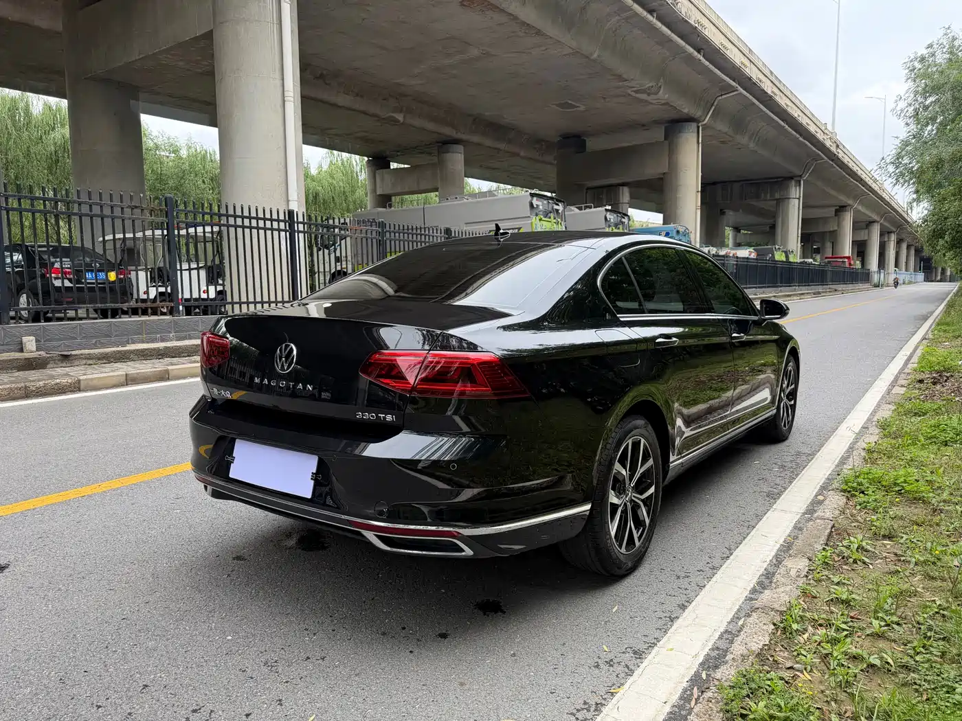 Volkswagen Magotan 2020 330TSI DSG Leading фото 11