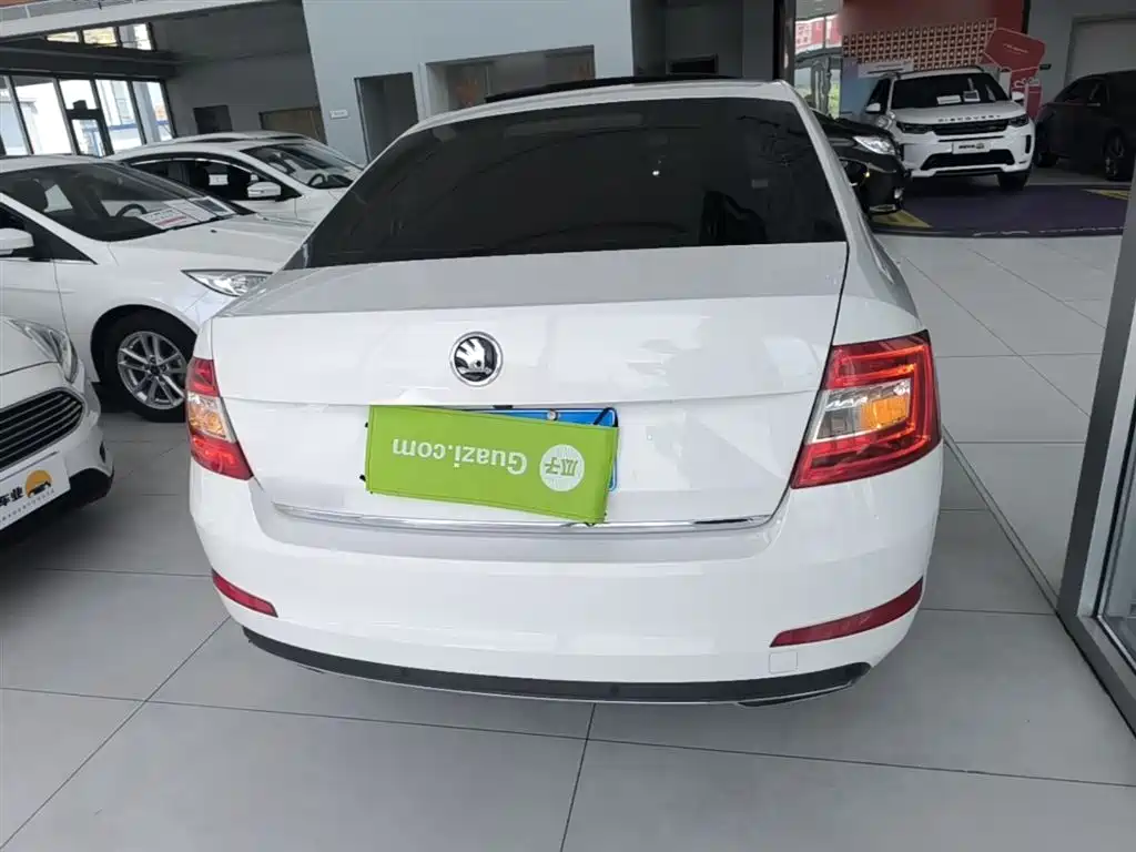 Škoda Octavia 2017 TSI280 DSG ZhiXing фото 6