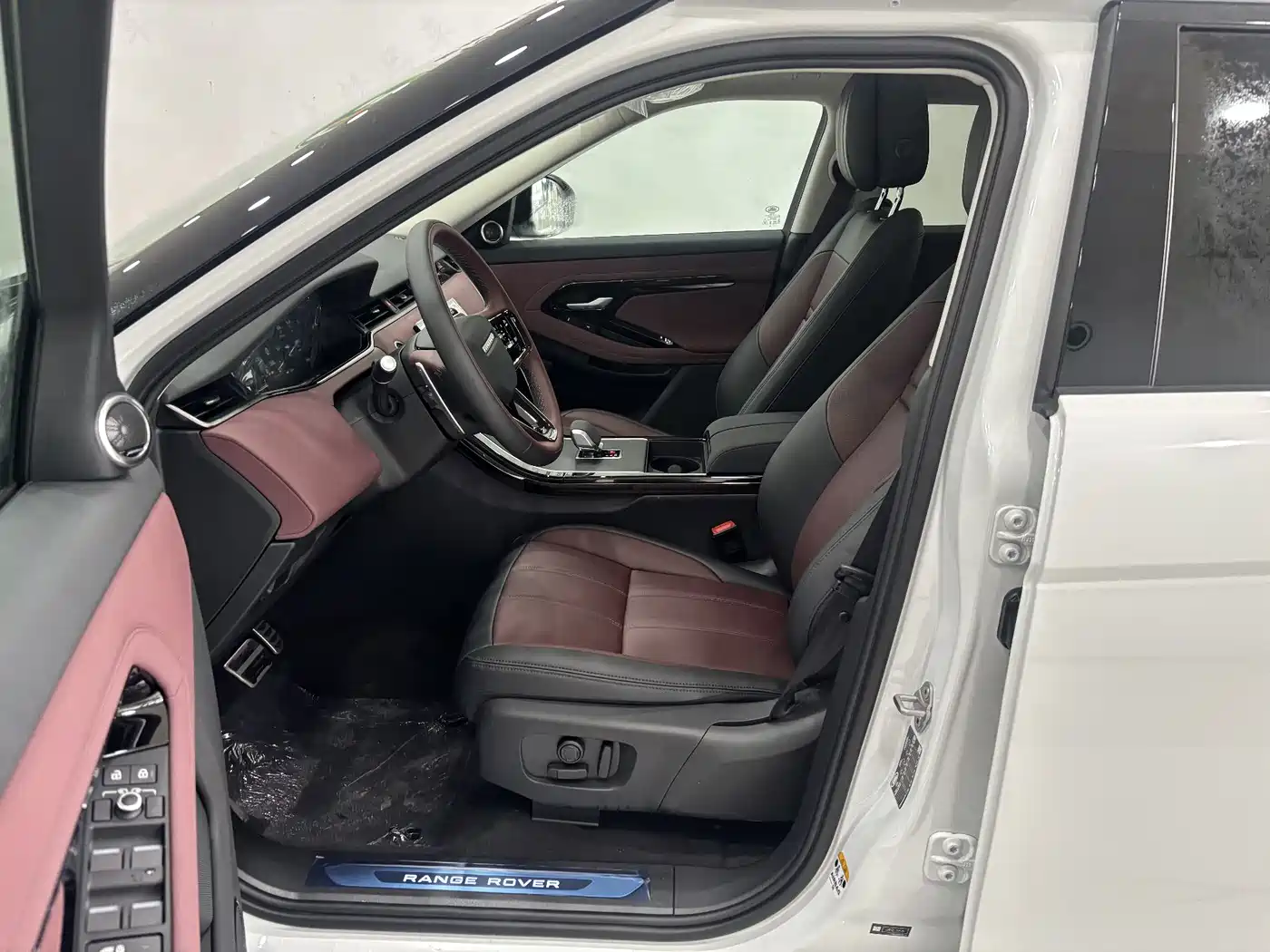 Land Rover Range Rover Evoque 2026 Range Rover Evoque L SE фото 13