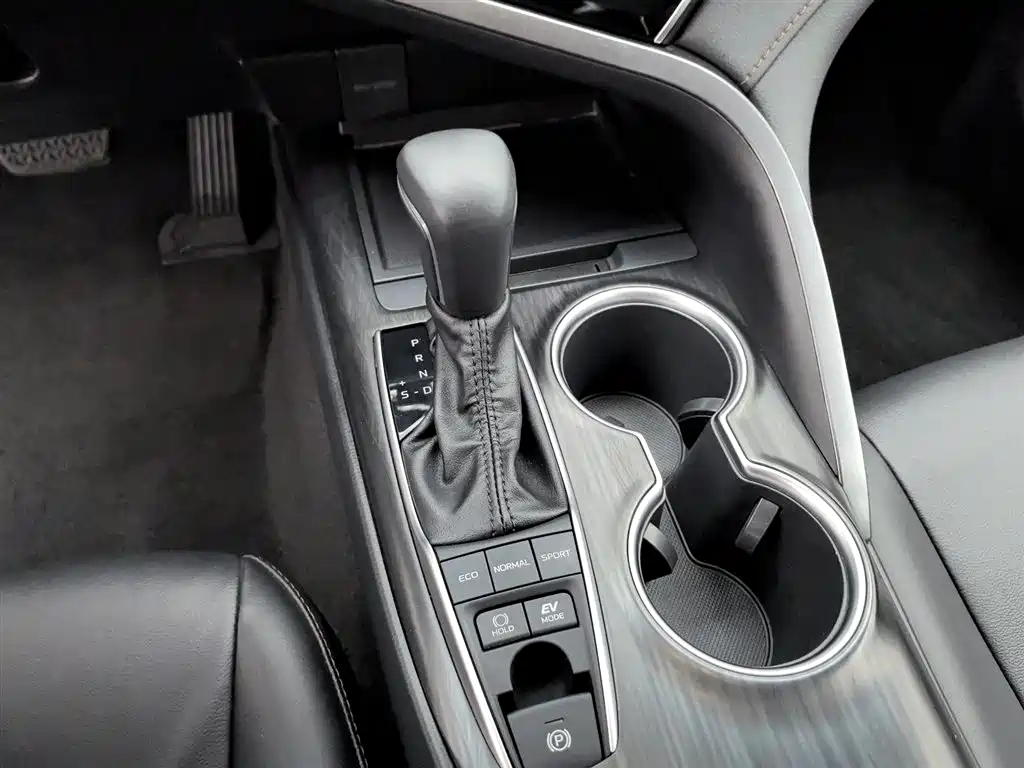 Toyota Camry 2021 Hybrid 2.5HGVP Leading Edition фото 13