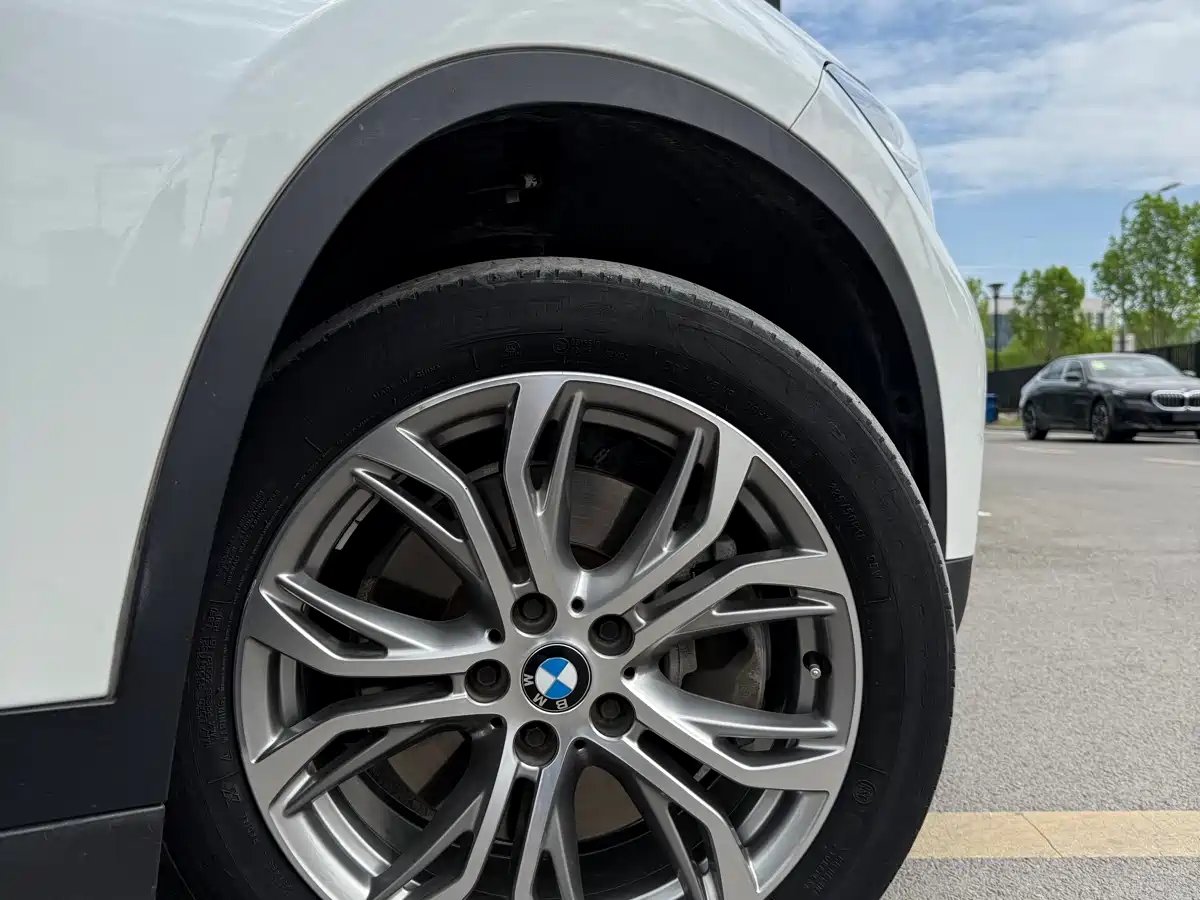 BMW X1 2019 sDrive20Li Leading Model фото 7