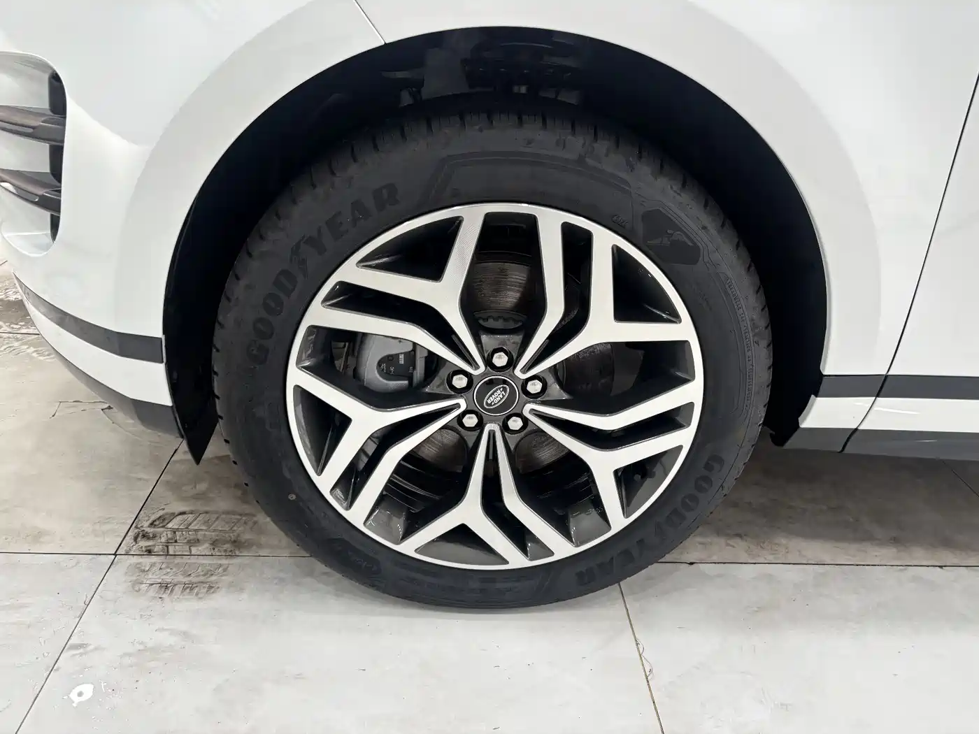 Land Rover Range Rover Evoque 2026 Range Rover Evoque L SE фото 32