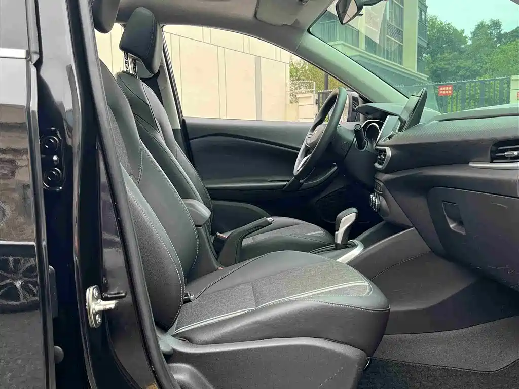 Chevrolet Trax 2019 Redline 325T Auto Fun Edition China VI фото 9
