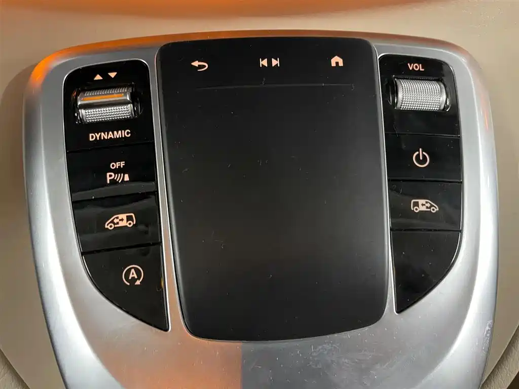 MERCEDES-BENZ V-CLASS