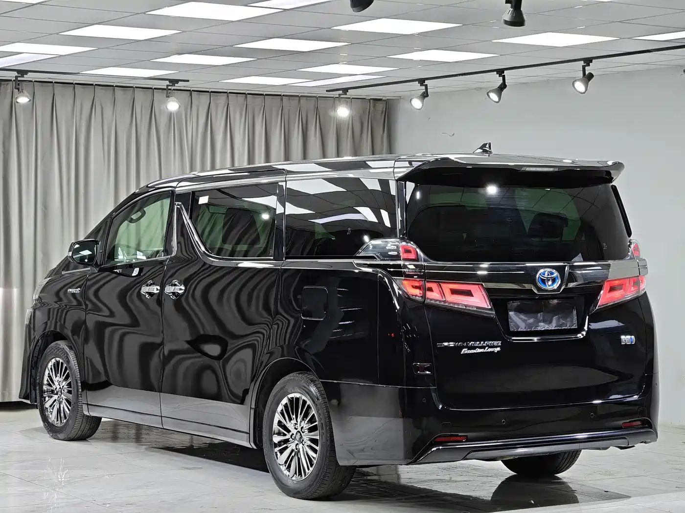Toyota Alphard 2021 Hybrid 2.5L Premium фото 10