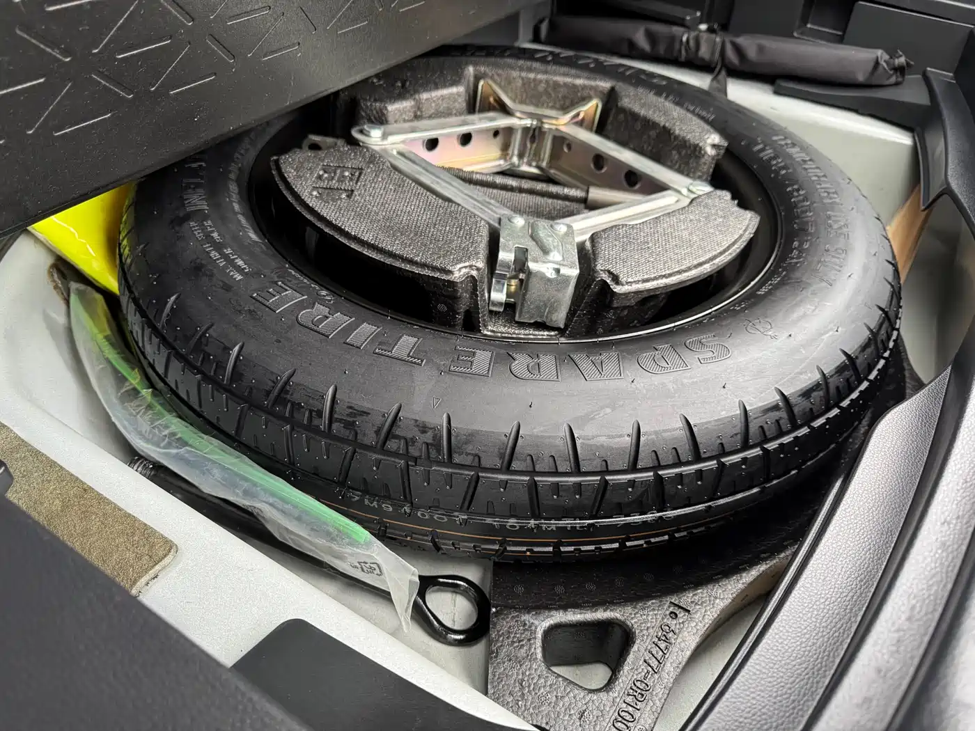 Toyota Wildlander 2020 2.0L CVT 2WD Luxury Edition фото 17