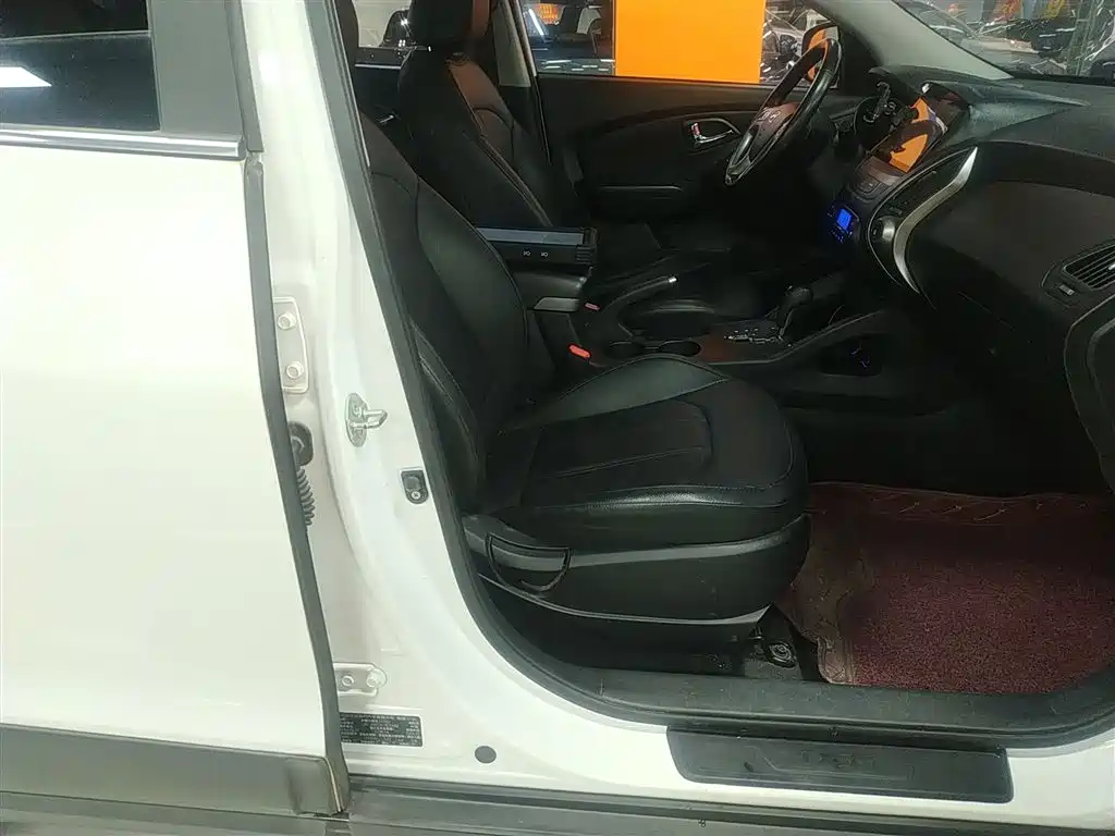 Hyundai Beijing Hyundai ix35 2015 2.0L Automatic 2WD Smart Type China IV фото 25