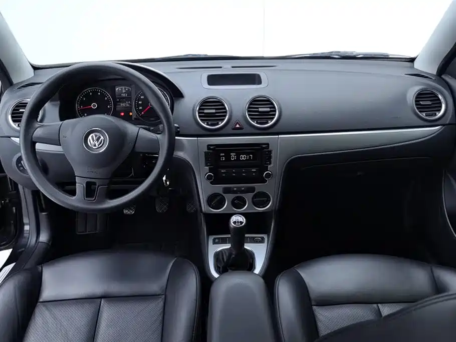 Volkswagen Lavida 2011 1.6L Manual Elegance Edition фото 12