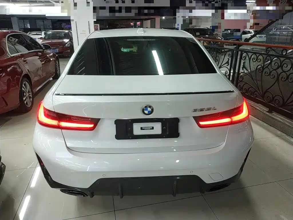 BMW 3 Series 2023 325Li M Sport Black Night Package фото 4
