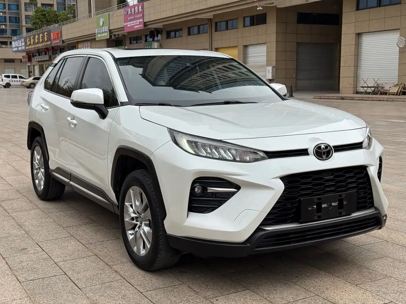 Toyota Wildlander 2020 2.0L CVT 2WD Luxury Edition фото 3