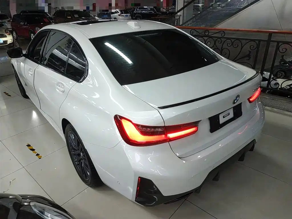BMW 3 Series 2023 325Li M Sport Black Night Package фото 23