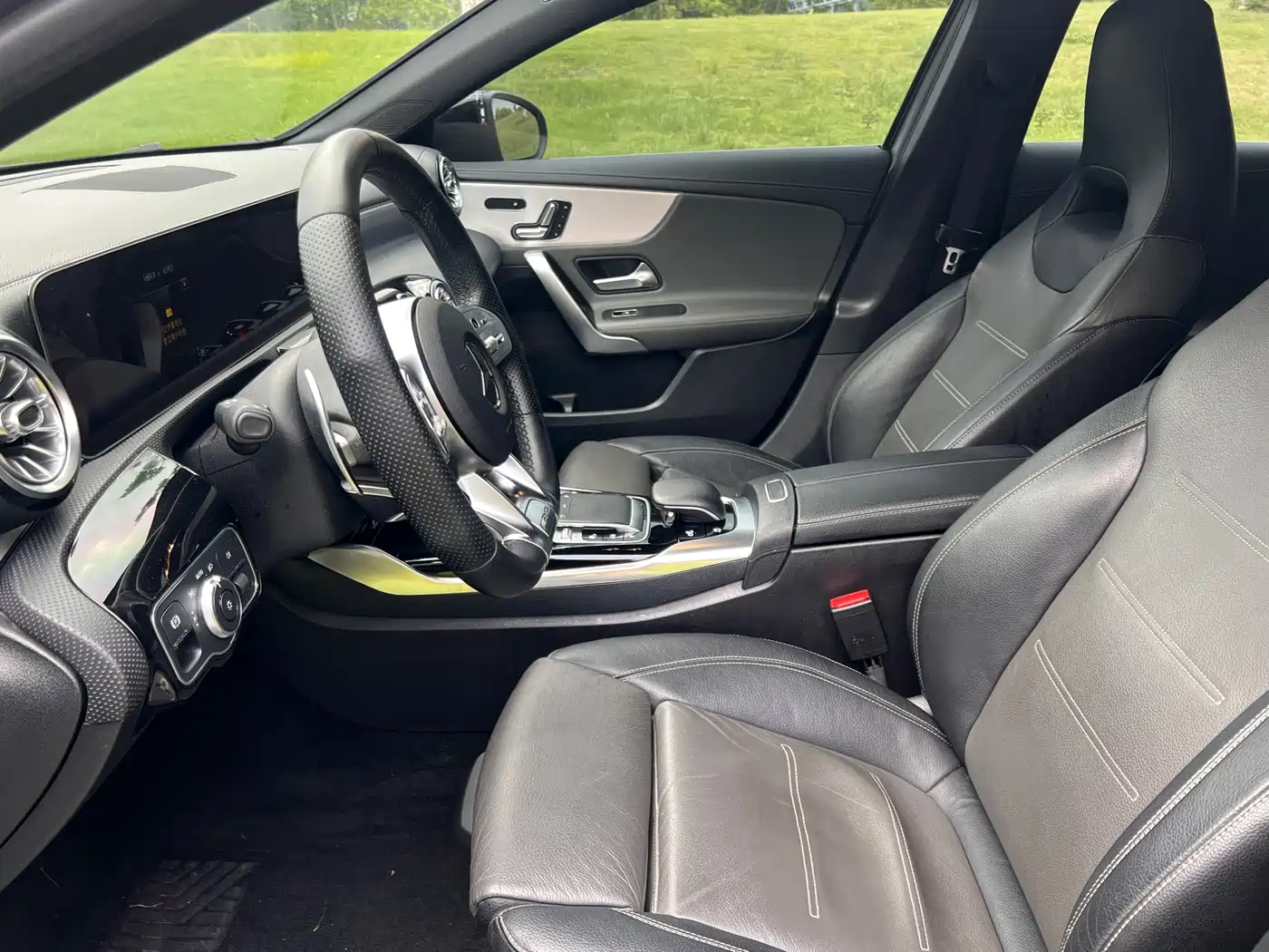 Mercedes-Benz A-Class AMG (Import) 2020 AMG A 35 4MATIC фото 5