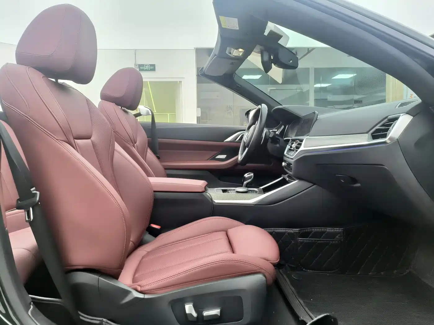 BMW 4 Series 2022 425i Convertible M Sport Shadow Night Package фото 4