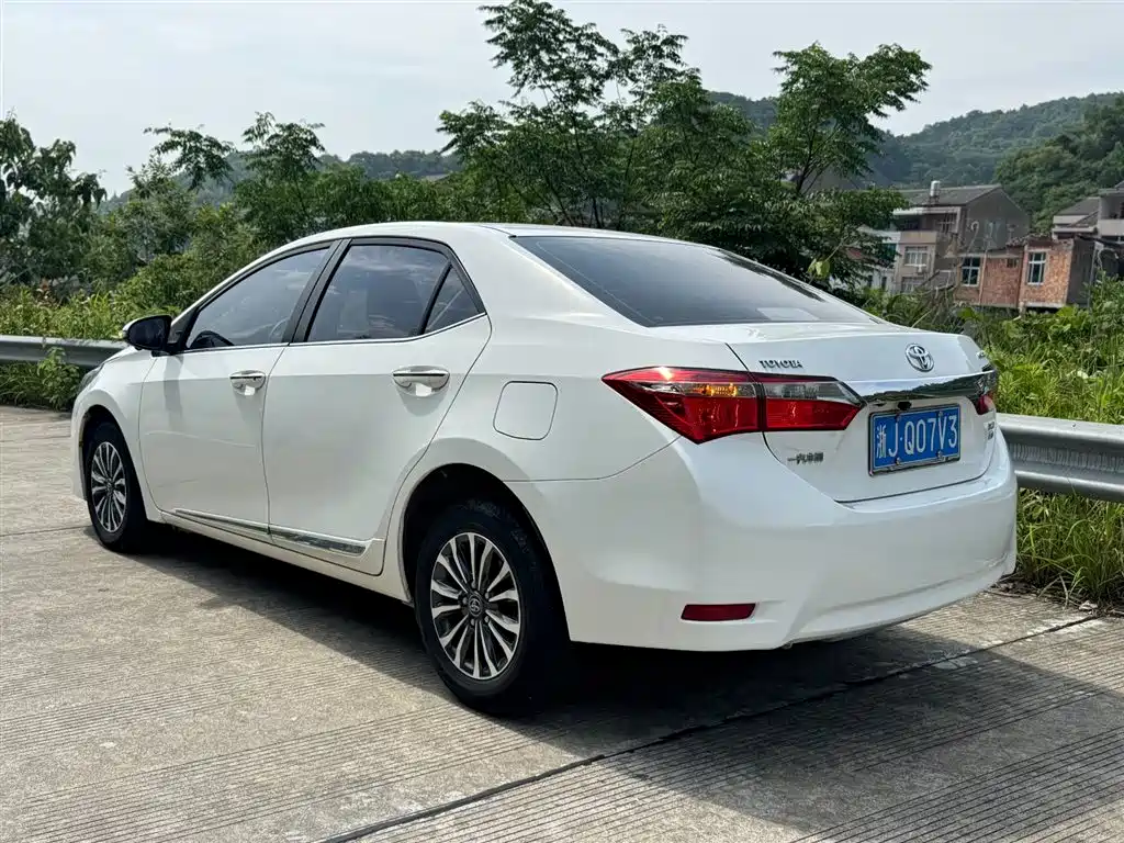 Toyota Corolla 2017 Facelift 1.2T S-CVT GL-i фото 8