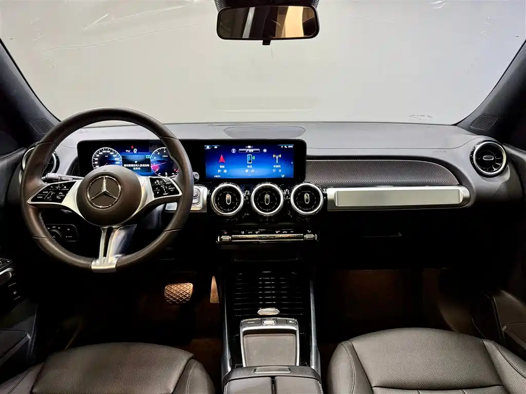 Mercedes-Benz GLB 2025 Model GLB 200 Dynamic Edition фото 14