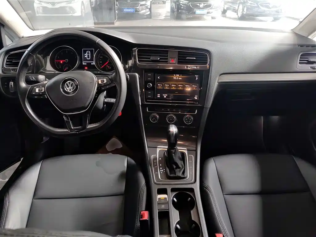 Volkswagen Golf 2019 200TSI DSG Comfort Progressive China VI фото 10