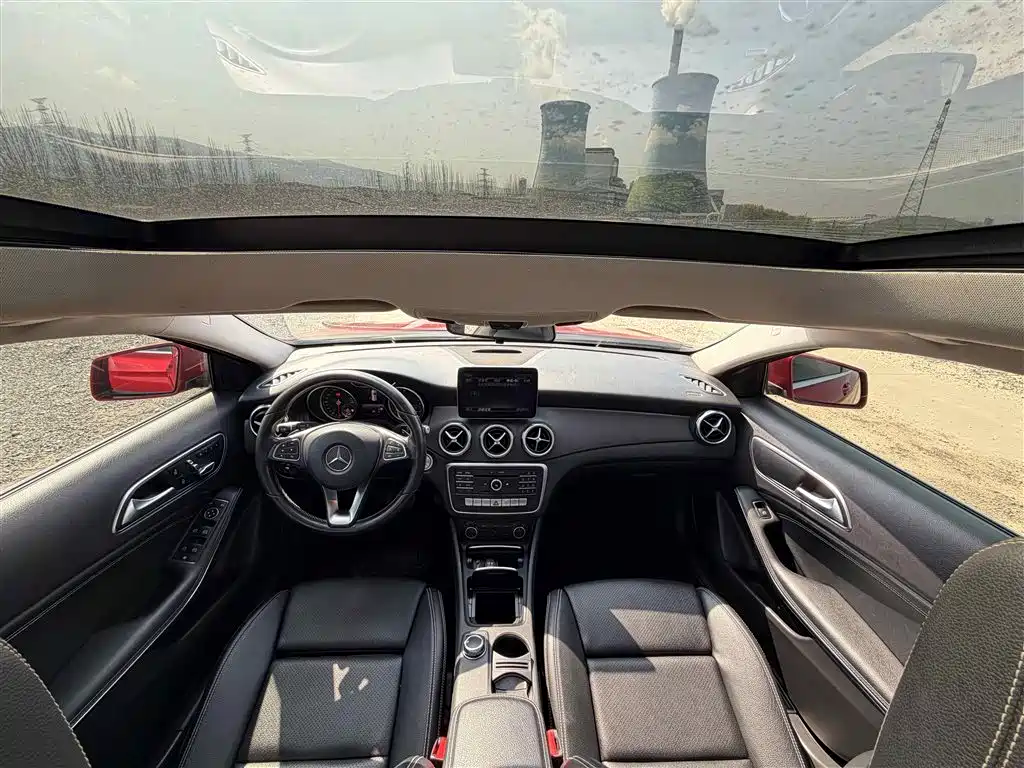 Mercedes-Benz GLA 2018 GLA 200 Dynamic фото 10