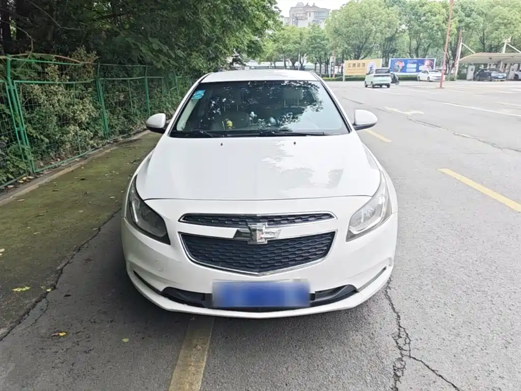 Chevrolet Cruze 2015 1.5L Classic SL MT фото 3