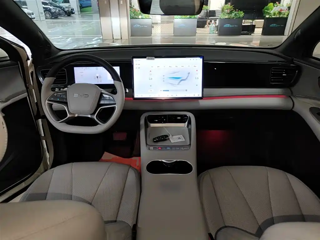 BYD Sealion 06 New Energy 2025 DM-i 170 Pilot Pro Edition фото 10