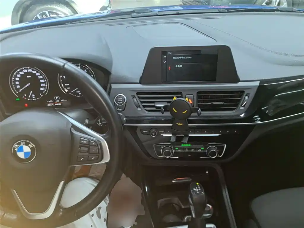 BMW 1 Series 2018 118i Sport Edition фото 10