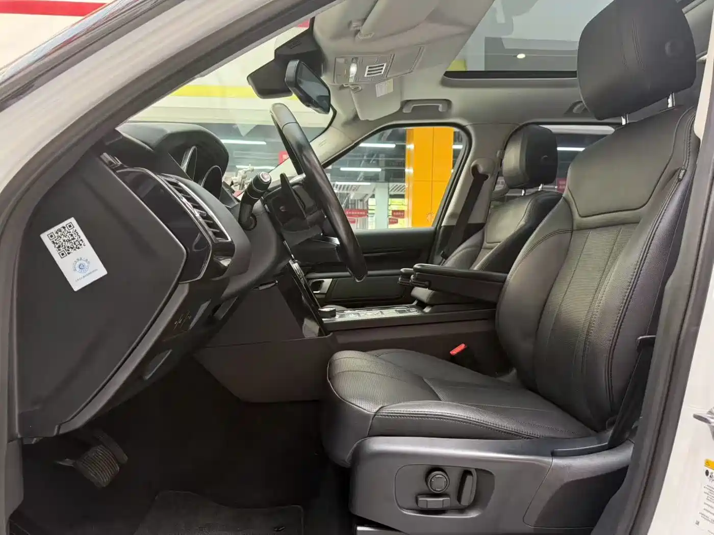 Land Rover Discovery 2017 3.0 SC V6 SE фото 4