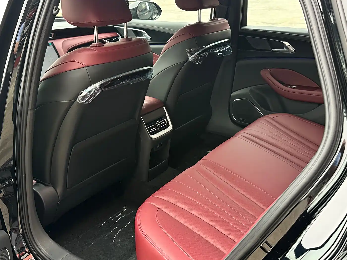 Hongqi H5 2025 2.0T Automatic Mystic Shadow 2 Million Edition фото 12