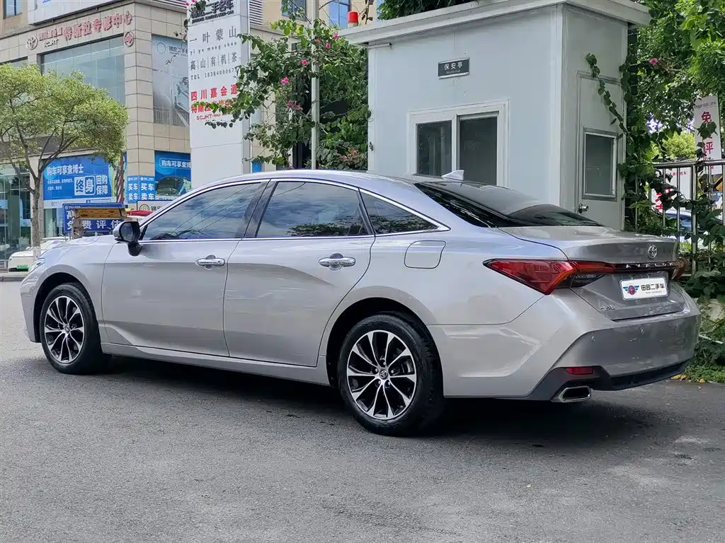 Toyota Avalon 2022 2.0L Luxury Edition фото 4