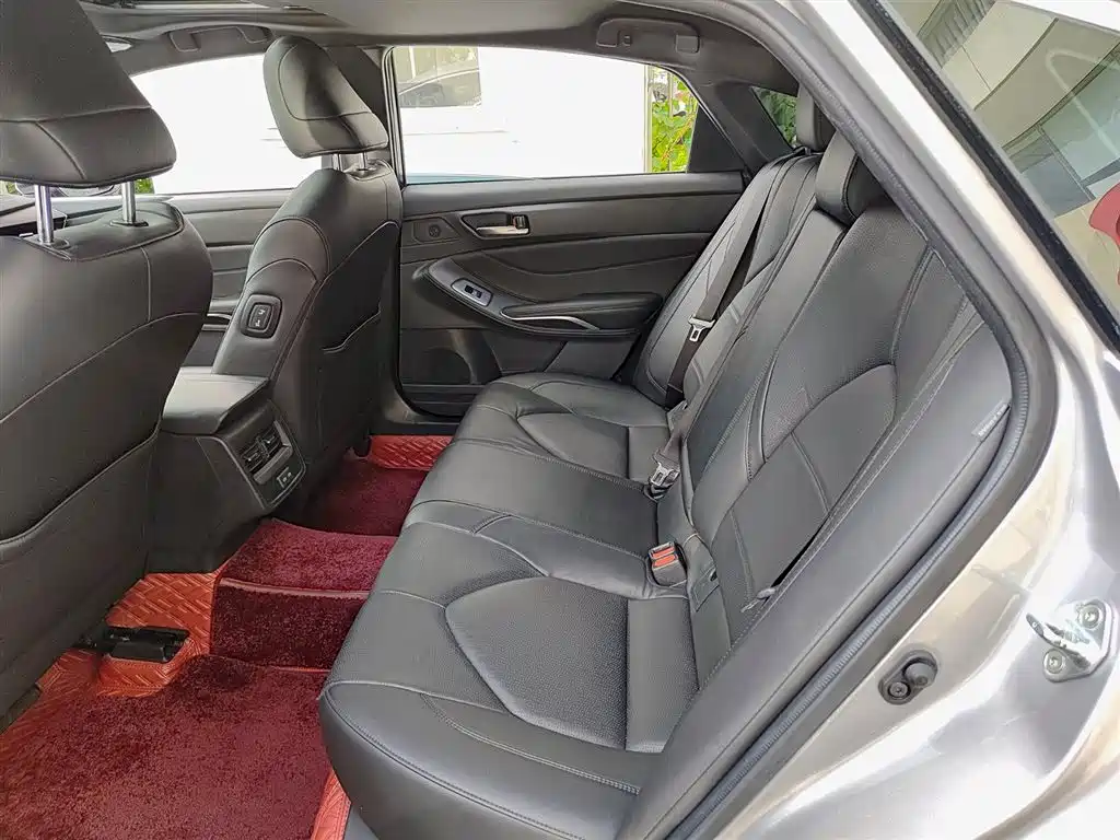 Toyota Avalon 2022 2.0L Luxury Edition фото 8
