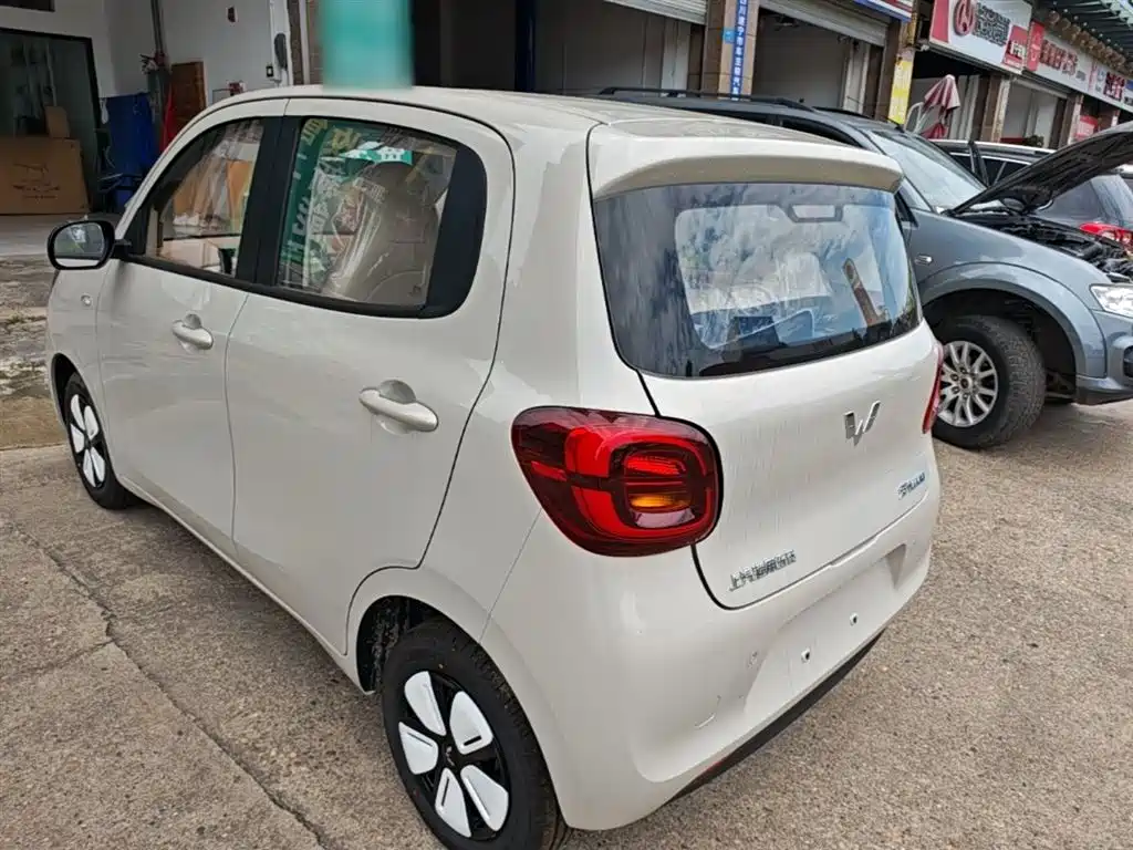 Wuling Motors Hongguang MINIEV 2026 2025 4-Door Advanced