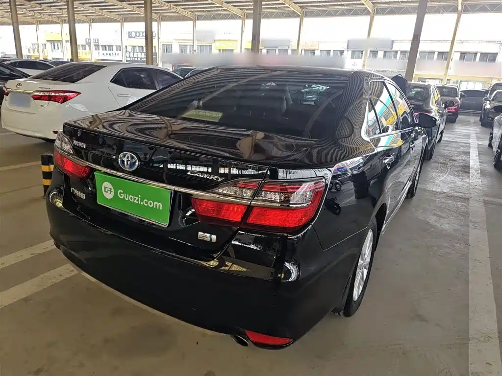 Toyota Camry 2015 Dual Engine 2.5HG Luxury Navigation Edition фото 5
