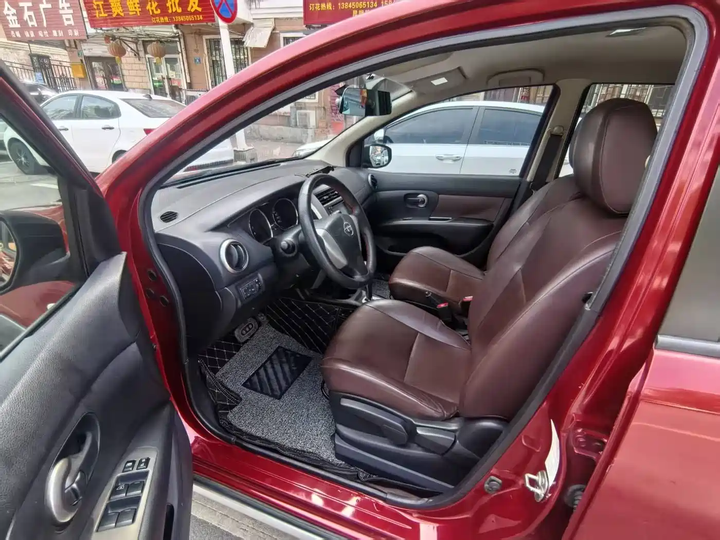 Nissan Livina 2015 2013 Sporty 1.6XV CVT Luxury