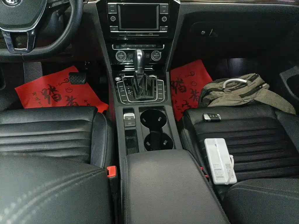 Volkswagen Magotan 2018 Facelift 330TSI DSG Luxury фото 14