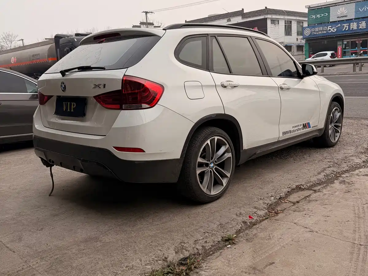 BMW X1 2013 sDrive20i Sport Design Package фото 9