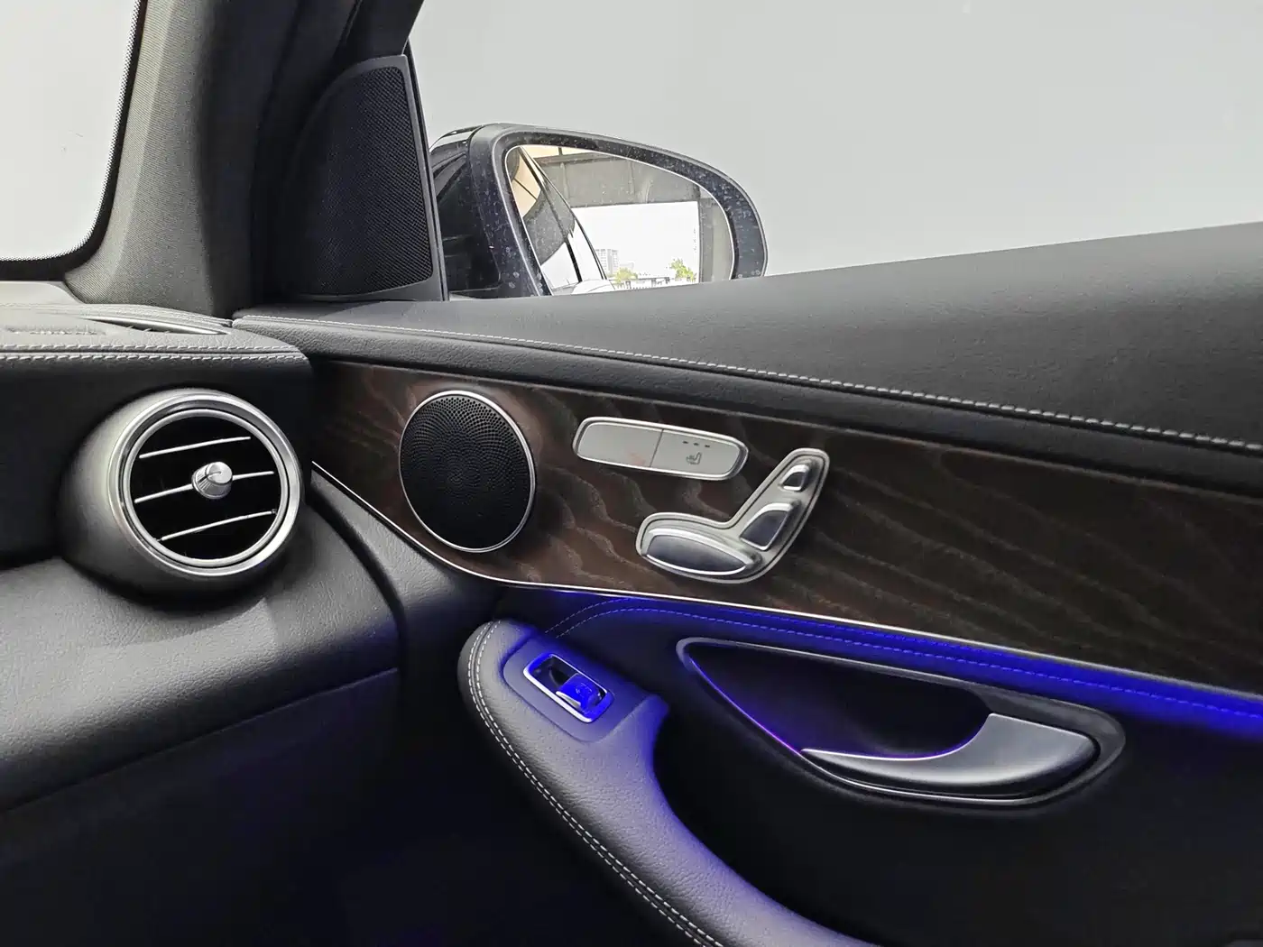 Mercedes-Benz GLC 2020 Facelift GLC 260 L 4MATIC Luxury фото 16