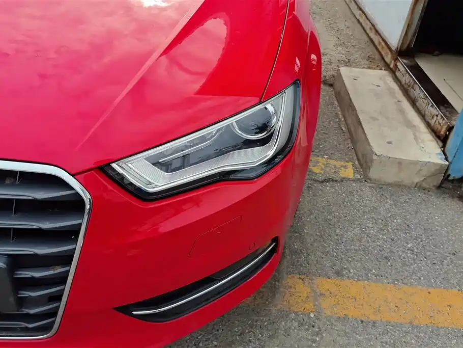 Audi A3 2015 Sportback 40 TFSI Automatic Comfort фото 5