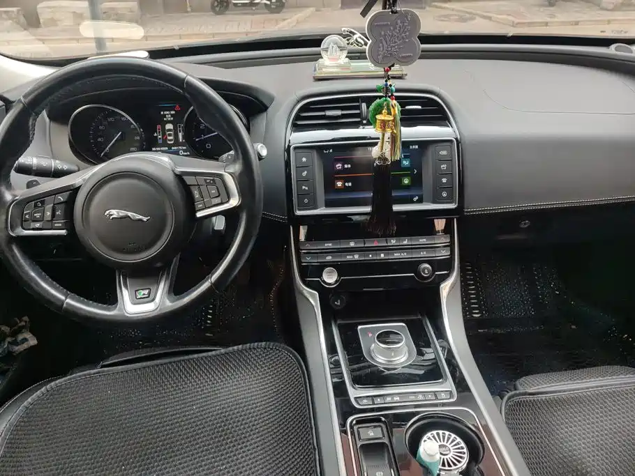 Jaguar XE 2016 2015 2.0T 240PS R-Sport