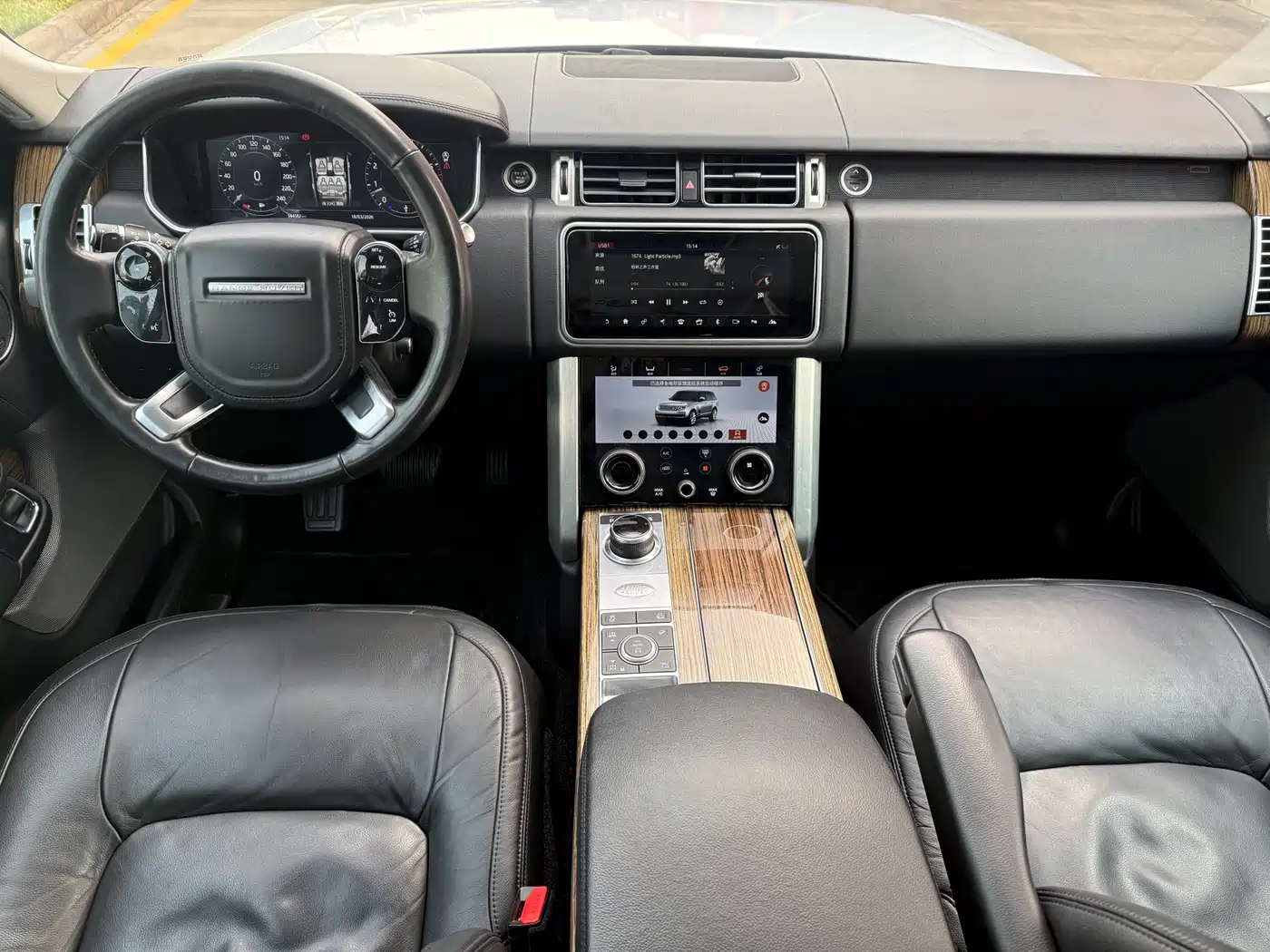 Land Rover Range Rover 2018 3.0 SC V6 Golden Age Edition фото 6