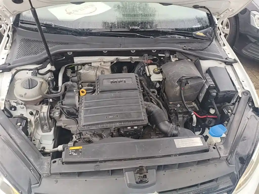 Volkswagen Golf 2016 1.6L Automatic Comfort фото 20