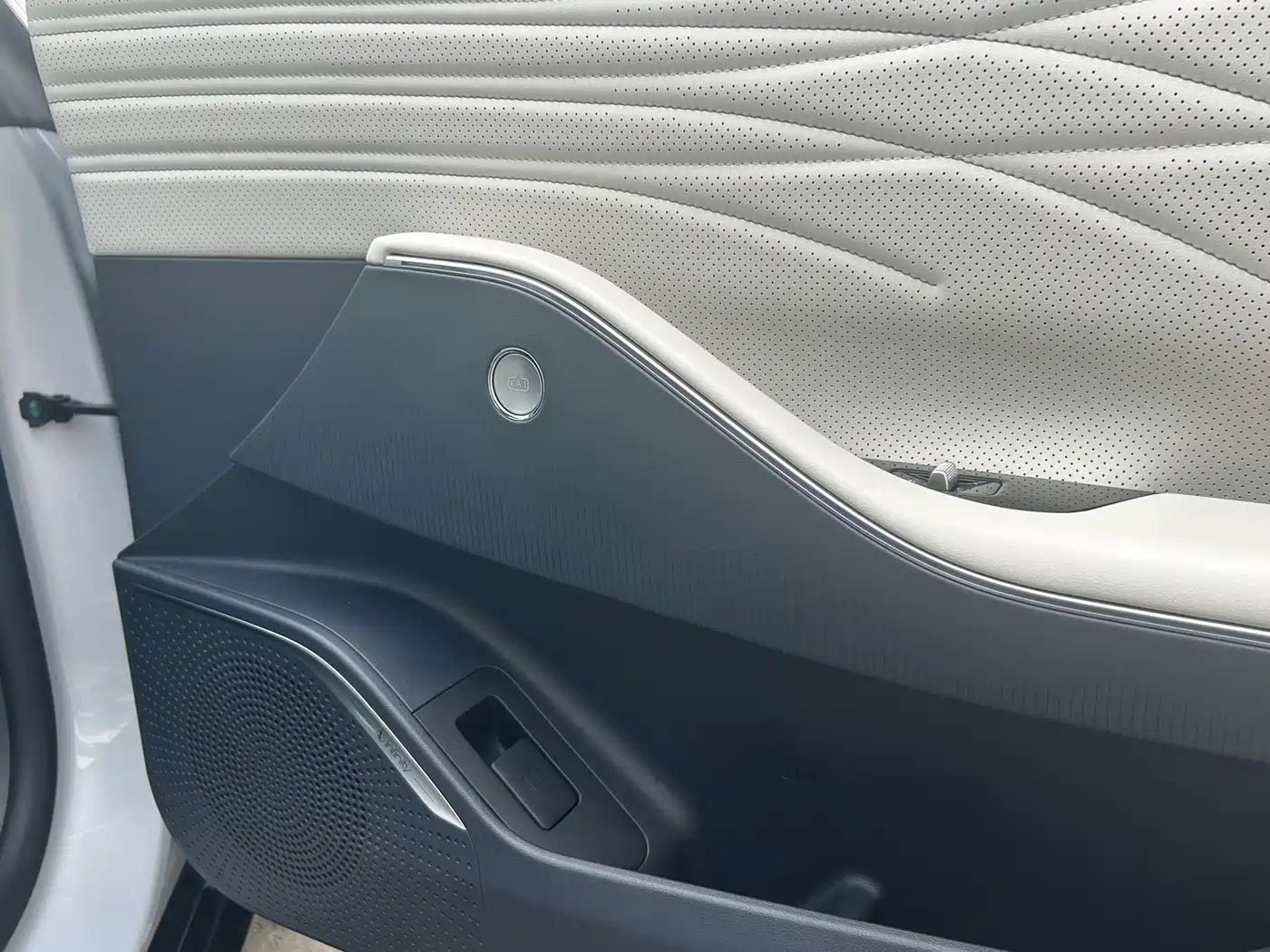 Geely Galaxy Galaxy E8 2024 665km RWD Starship Voyager Edition фото 13